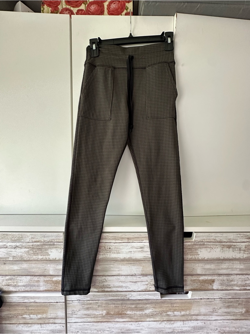 💚🖤 OFFLINE by Aerie Green Houndstooth Leggings Medium Drawstring Pockets